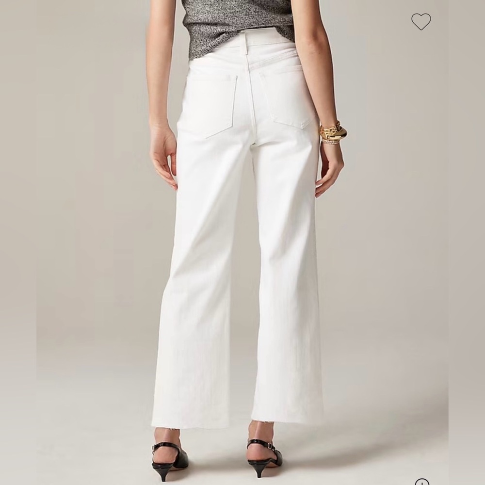 NWT, Tall J Crew White Slim Wide Leg Jeans w/ Raw Hem. Size 31 Tall, 30” inseam - Picture 2 of 12